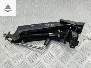 домкрат Volkswagen Golf 6 поколение 2010, 1.6 л., дизель, МКПП, серый, универсал, 1K0011031C