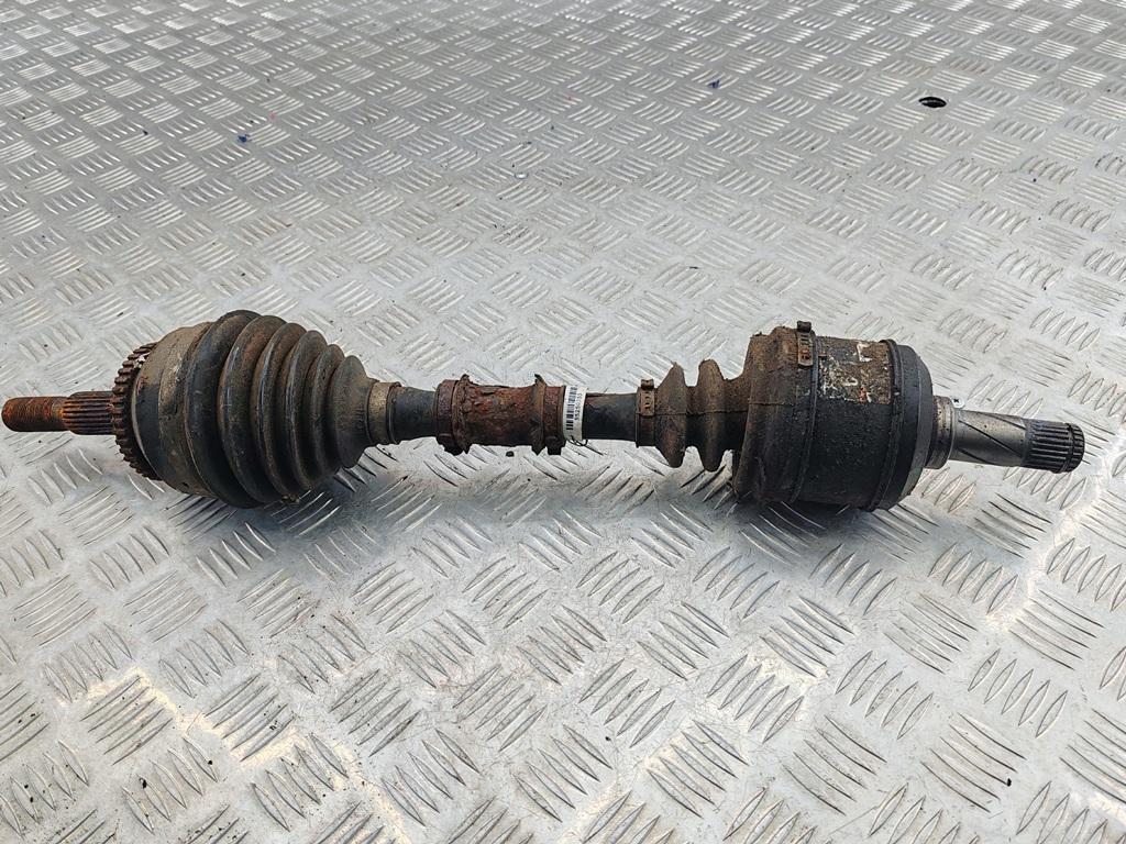 полуось передняя левая (приводной вал, ШРУС) Volvo S40 1 поколение 1998, 1.9 л., бензин, АКПП, чёрный, универсал - фото №1