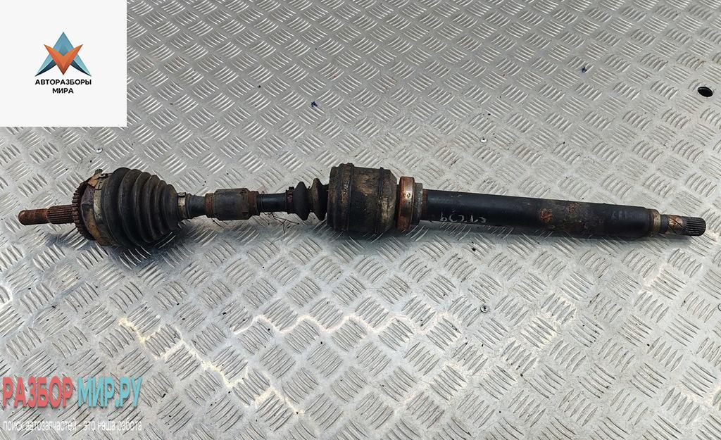 полуось передняя правая (приводной вал, ШРУС) Volvo S40 1 поколение 1998, 1.9 л., бензин, АКПП, чёрный, универсал - фото №1