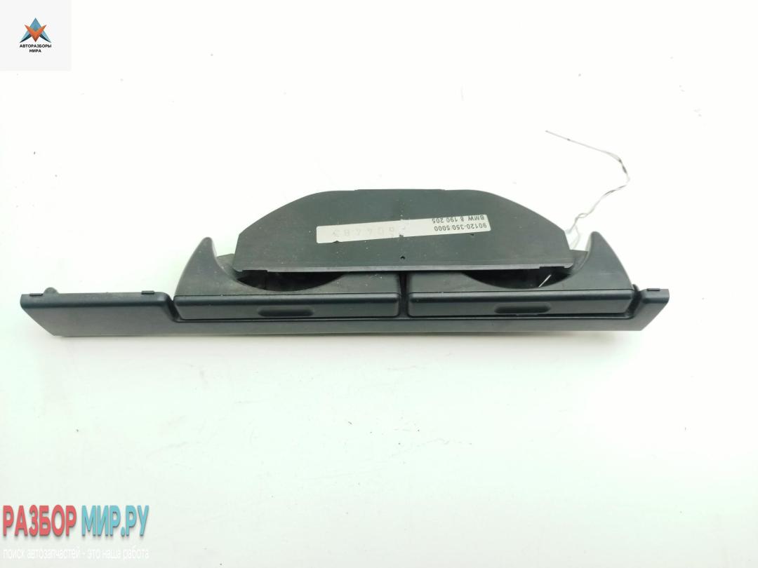 подстаканник BMW 5 серия E39 1999, 3.0 л., дизель, АКПП, серый, универсал, 8190205 - фото №1