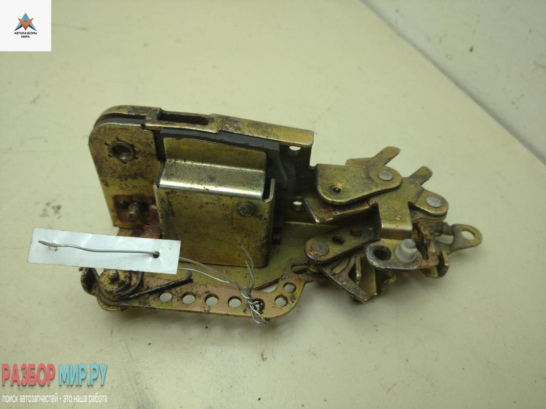 замок двери передней правой Volkswagen Transporter T4 1997, 1.9 л., дизель, МКПП, белый, микроавтобус, 701837016D - фото №1