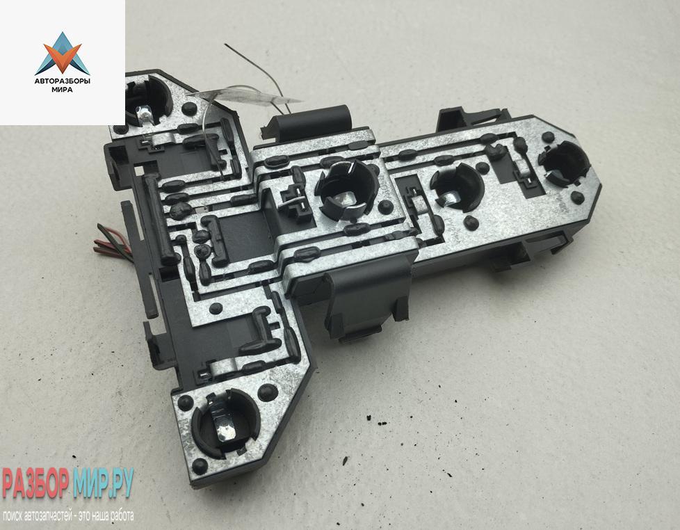 Плата фонаря заднего правого Volkswagen Golf 4 поколение 2003, 1.4 л., бензин, МКПП, синий, хетчбэк 3 дв., 1J6945257 - фото №1