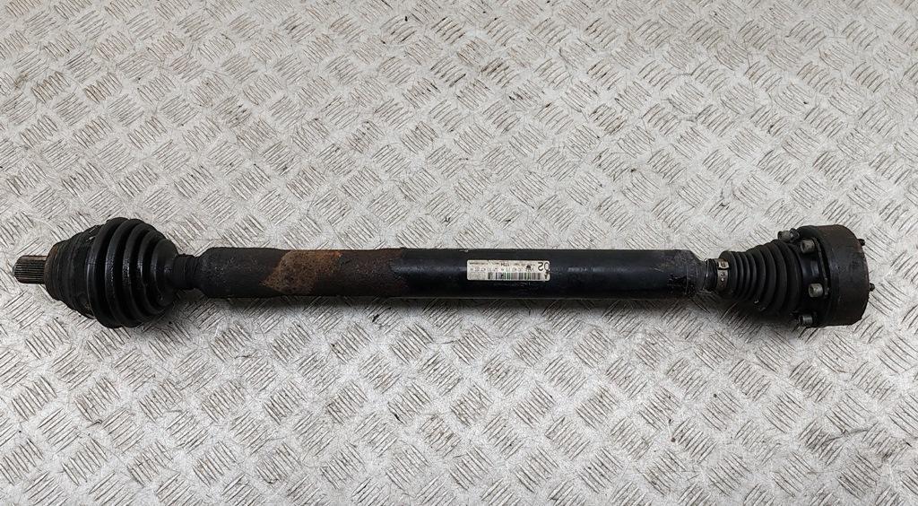полуось передняя правая (приводной вал, ШРУС) Volkswagen Passat B6 2006, 2.0 л., бензин, МКПП, серый, седан, 1K0407272HN