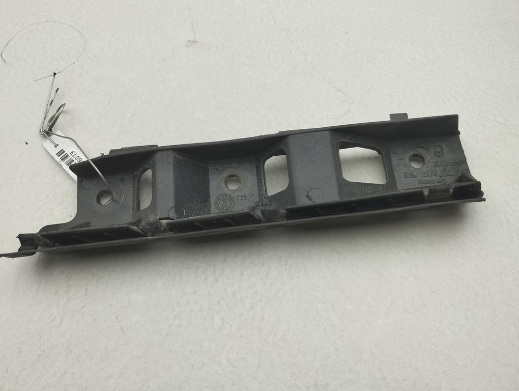 кронштейн переднего бампера Volkswagen Passat B6 2006, 2.0 л., бензин, МКПП, серый, седан, 3C0807183
