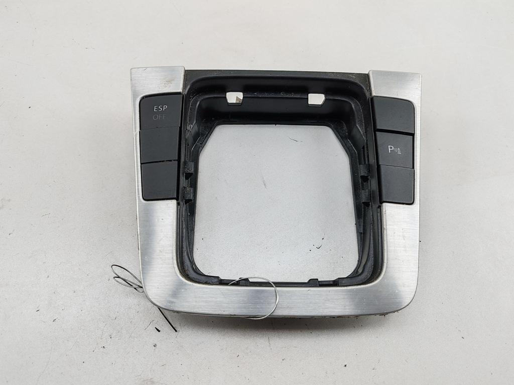 накладка декоративная Volkswagen Passat B6 2006, 2.0 л., бензин, МКПП, серый, седан, 3C0864263A