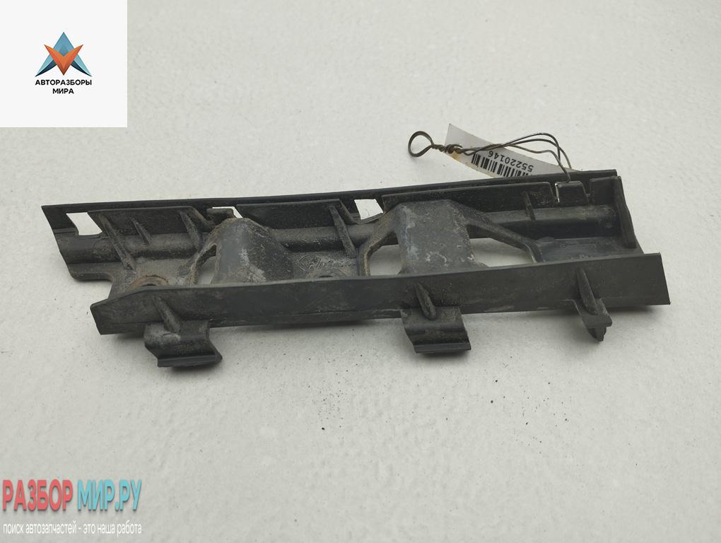 кронштейн переднего бампера Volkswagen Passat B6 2006, 2.0 л., бензин, МКПП, серый, седан, 3C0807184 - фото №1