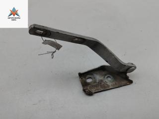 петля капота левая Volkswagen Golf 3 поколение 1998, белый, универсал, 1H0823301