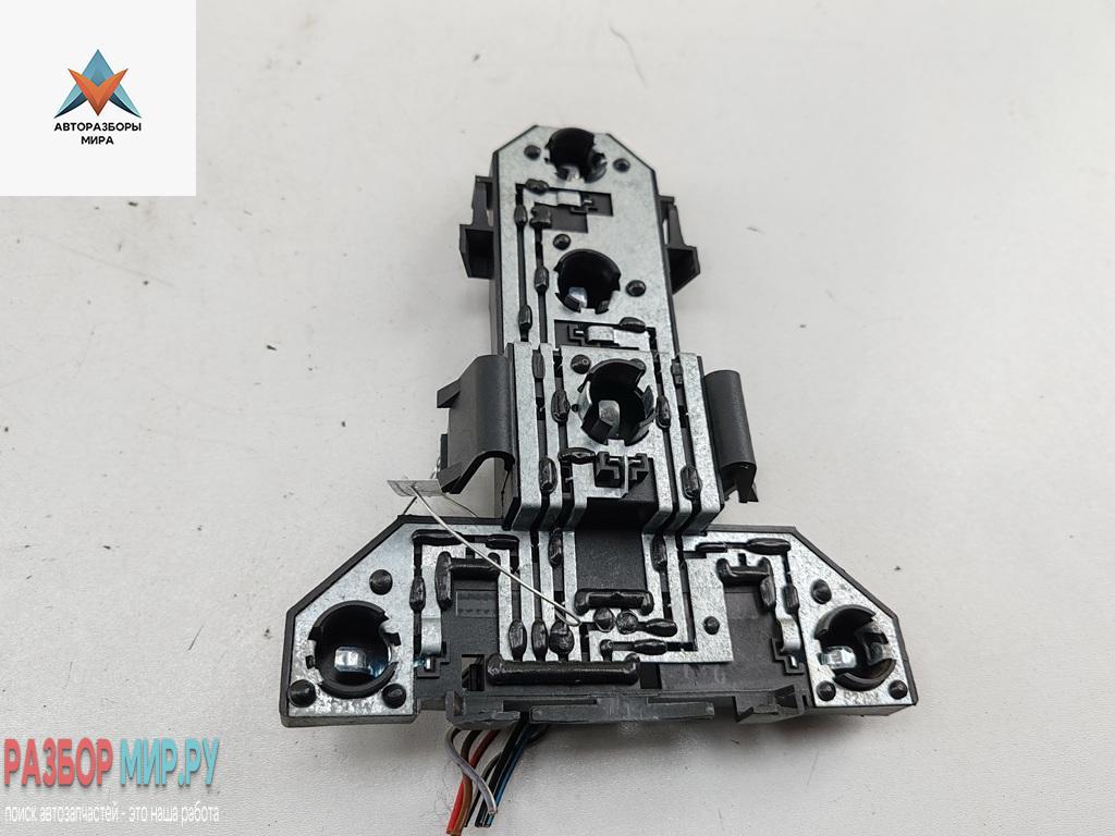 панель заднего левого фонаря Volkswagen Golf 4 поколение 2003, 1.4 л., бензин, МКПП, синий, хетчбэк 3 дв., 1J6945257 - фото №1