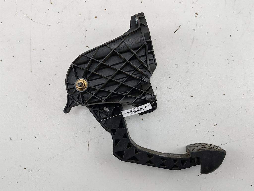 педаль сцепления Volkswagen Passat B6 2006, 2.0 л., бензин, МКПП, серый, седан, 3C1721059G