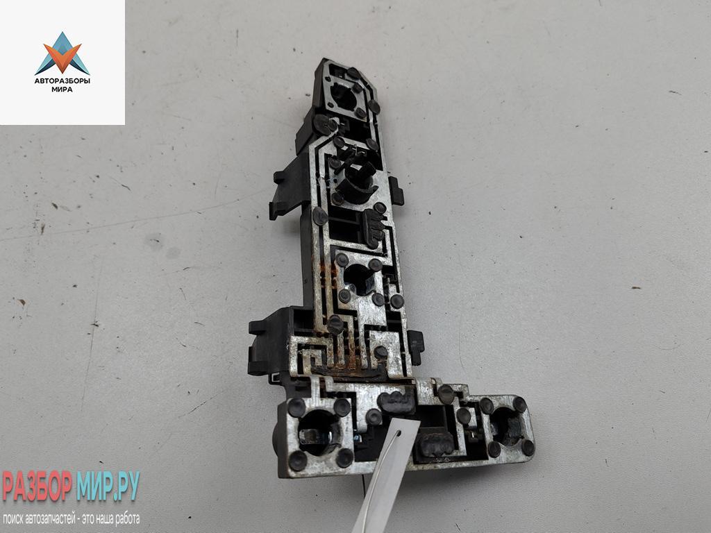 панель заднего левого фонаря Volkswagen Bora 1 поколение 1999, 1.6 л., бензин, МКПП, чёрный, универсал, 38850751 - фото №1