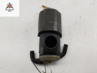 насос (моторчик) омывателя стекла Ford Focus 1 поколение [рестайлинг] 2003, чёрный, хетчбэк 5 дв., 93BB17K624BA