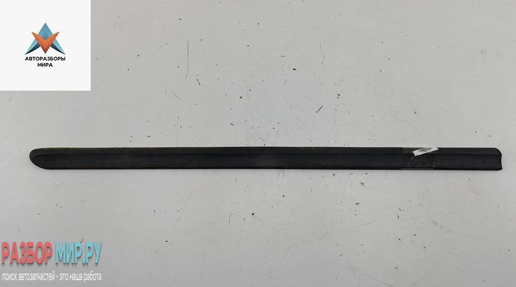 молдинг двери передней правой Fiat Doblo 1 поколение 2002, 1.6 л., бензин, МКПП, красный, фургон, 735281861 - фото №1