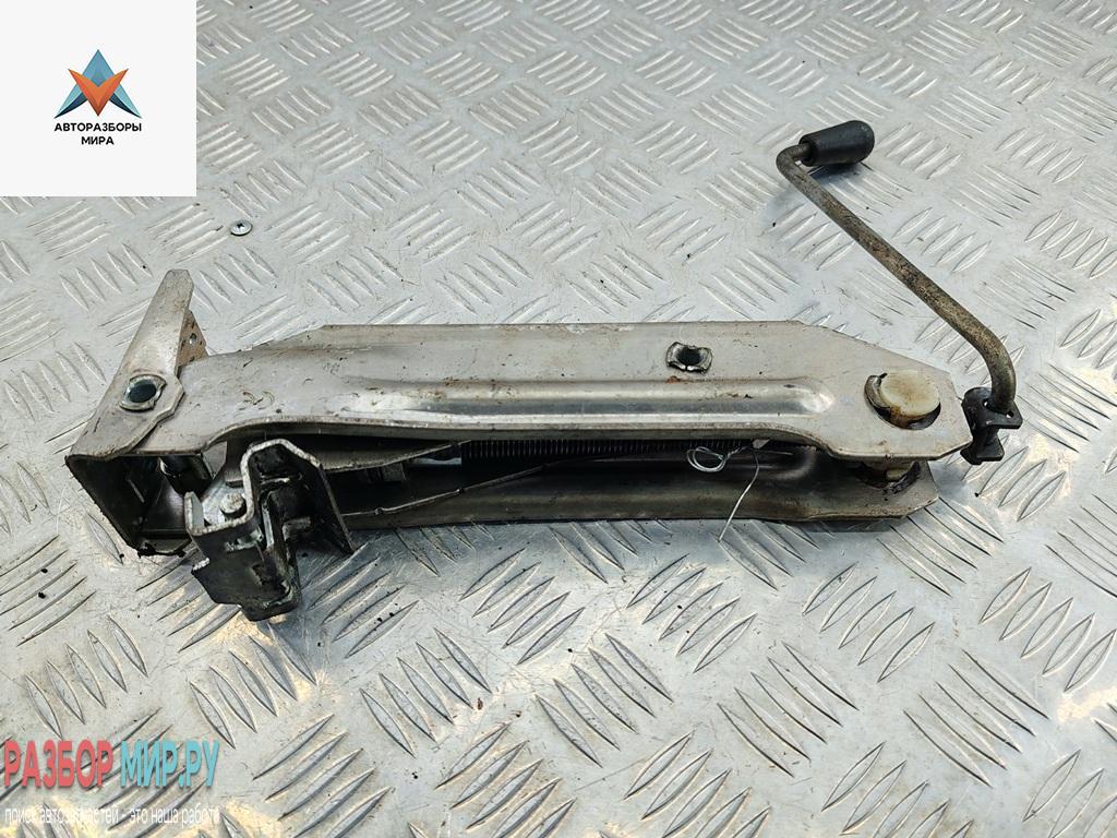 домкрат Volkswagen Golf 4 поколение 1999, 1.9 л., дизель, МКПП, синий, хетчбэк 5 дв., 8LO011031A - фото №1