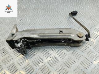 домкрат Volkswagen Golf 4 поколение 1999, 1.9 л., дизель, МКПП, синий, хетчбэк 5 дв., 8LO011031A