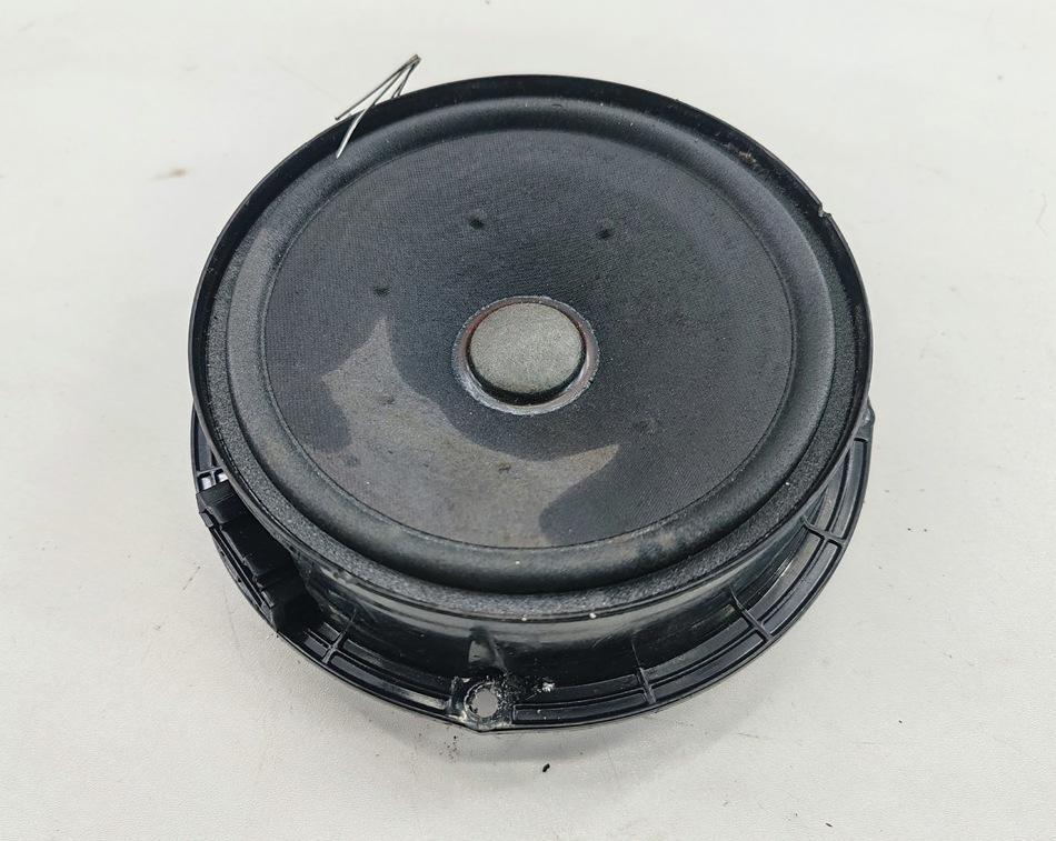 динамик двери Volkswagen Bora 1999, 1.6 л., бензин, МКПП, чёрный, универсал, 1J0035411D
