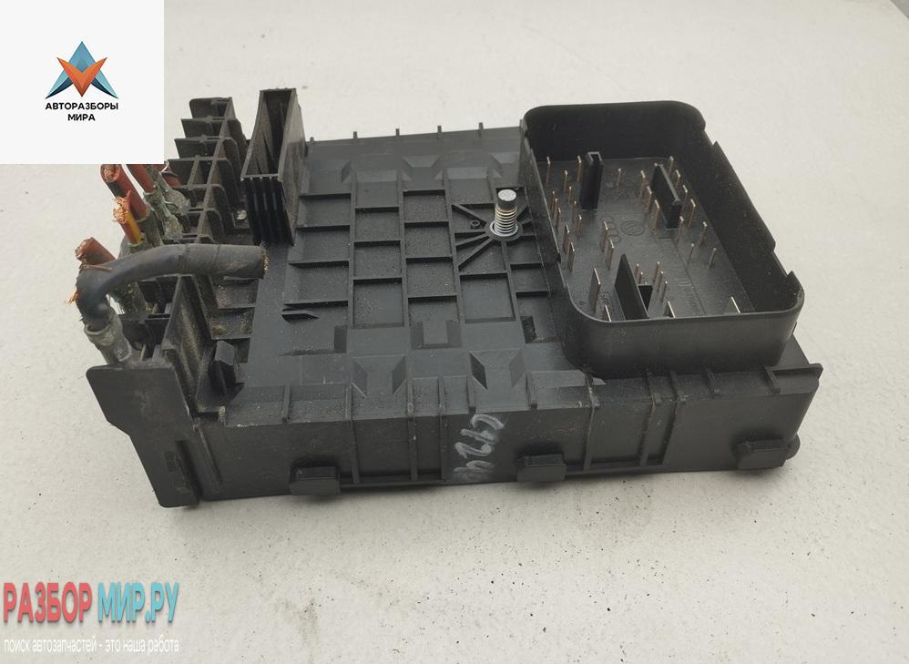 блок предохранителей Skoda Yeti 1 поколение 2010, 2.0 л., дизель, МКПП, коричневый, внедорожник 5 дв., 1K0937125D, 1K0937629A - фото №1