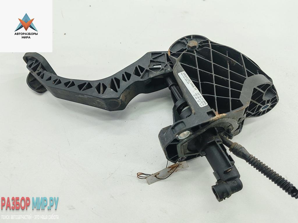 педаль сцепления Skoda Yeti 1 поколение 2010, 2.0 л., дизель, МКПП, коричневый, внедорожник 5 дв., 1K1721059ES - фото №1