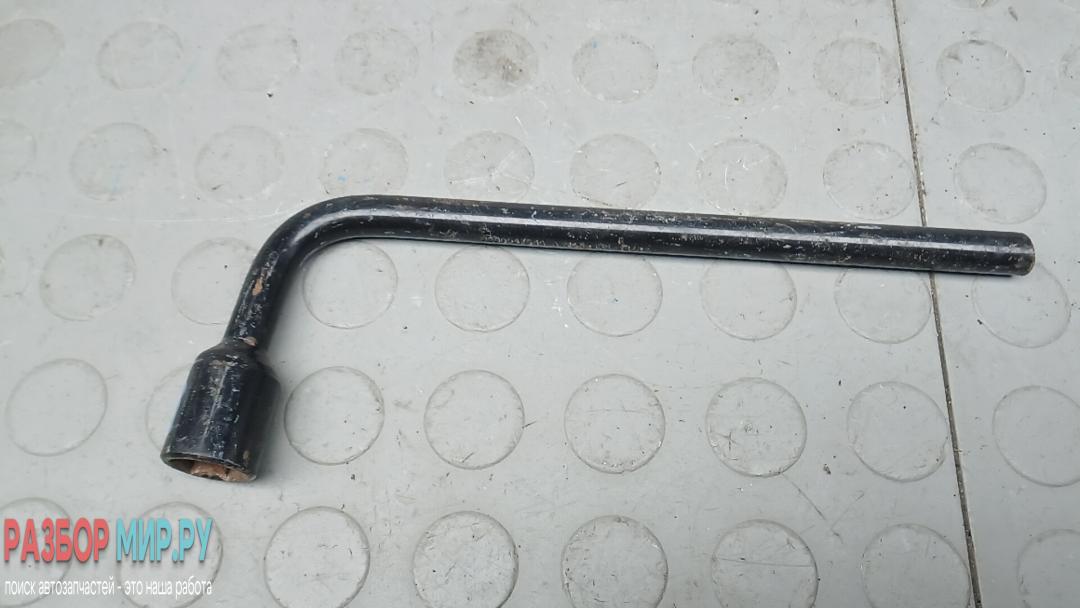 ключ колесный (балонный) Mercedes-Benz Citan W415 2015, 1.5 л., дизель, МКПП - фото №1