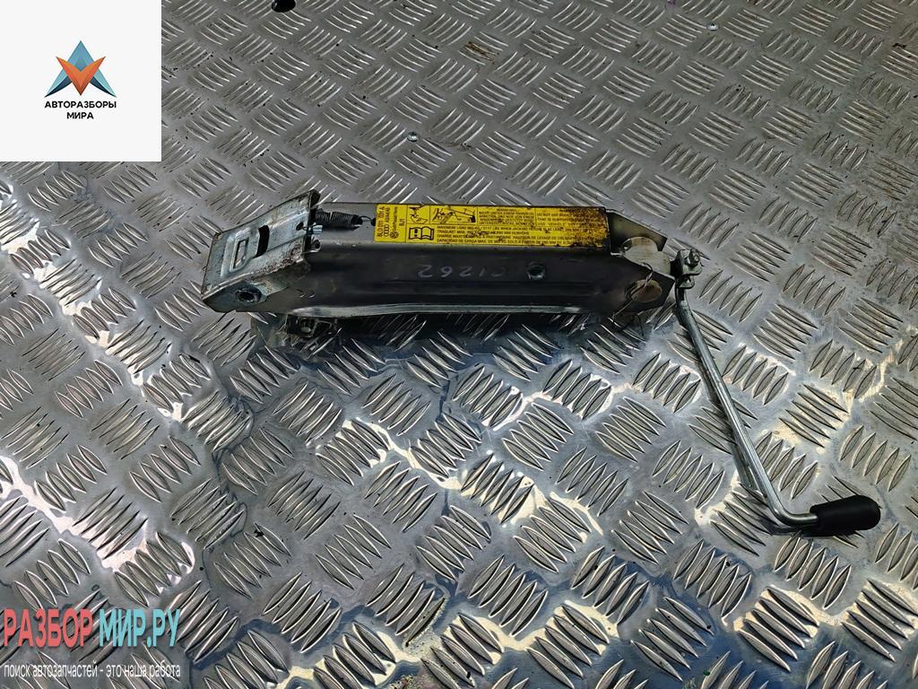 домкрат Volkswagen Golf 4 поколение 2003, 1.4 л., бензин, МКПП, синий, хетчбэк 3 дв. - фото №1