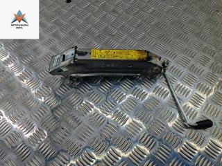 домкрат Volkswagen Golf 4 поколение 2003, 1.4 л., бензин, МКПП, синий, хетчбэк 3 дв.