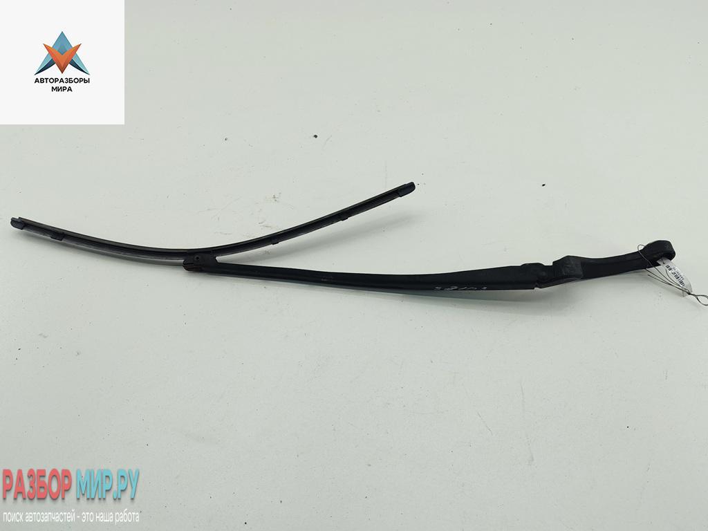 Щеткодержатель (поводок стеклоочистителя) передний Audi A4 B6 2001, 2.0 л., бензин, МКПП, серый, универсал - фото №1