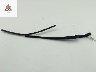 Щеткодержатель (поводок стеклоочистителя) передний Audi A4 B6 2001, 2.0 л., бензин, МКПП, серый, универсал