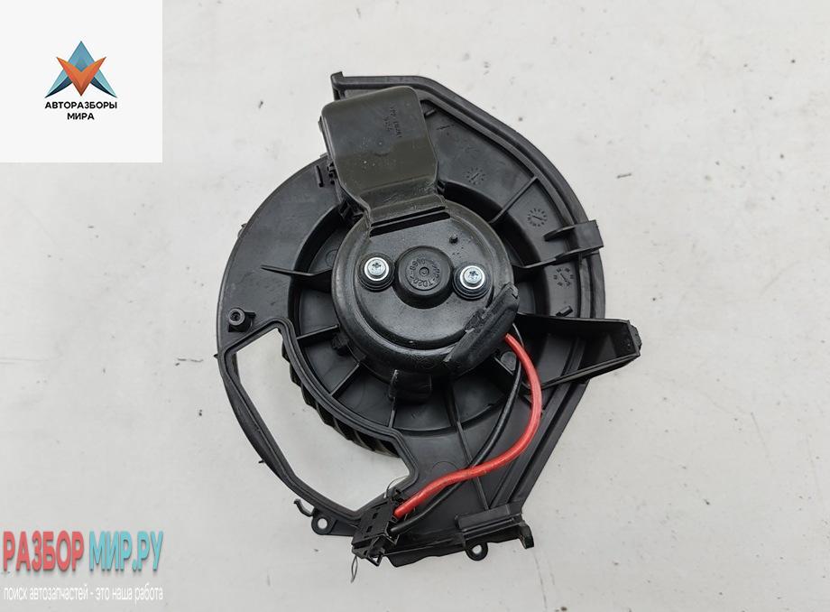 моторчик печки Audi A6 4F/C6 2007, 2.7 л., дизель, МКПП, серый, универсал - фото №1