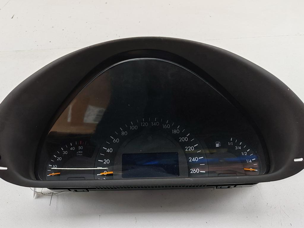 приборная панель Mercedes-Benz C-Класс W203/S203/CL203 2002, 2.2 л., дизель, МКПП, чёрный, универсал, 2035403911 - фото №1