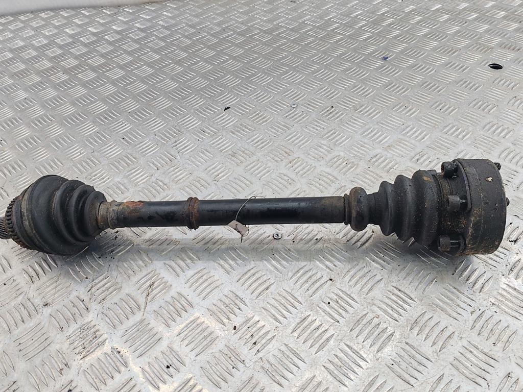 полуось передняя левая (приводной вал, ШРУС) Audi 100 C3 1989, 2.3 л., бензин, МКПП, серый, универсал