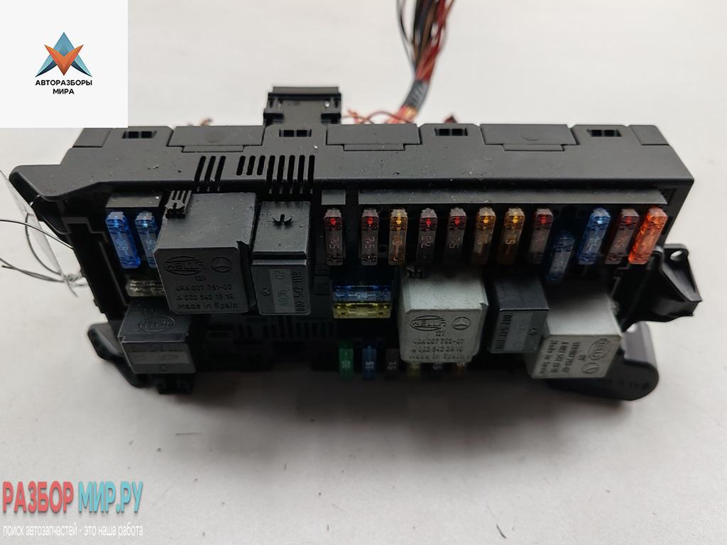 блок предохранителей Mercedes-Benz E-Класс W211/S211 2004, 3.2 л., дизель, АКПП, синий, универсал, 2115453901 - фото №1