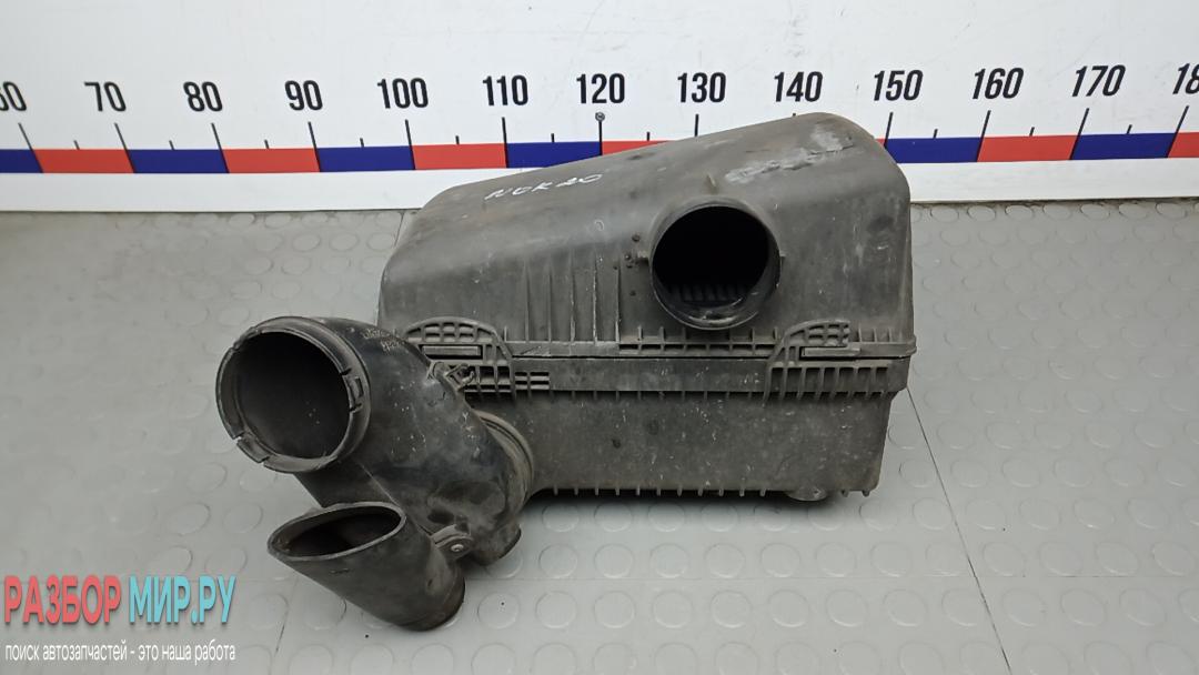 корпус воздушного фильтра Mitsubishi Pajero 3 поколение 2001, 3.2 л., дизель, МКПП, внедорожник 5 дв. - фото №1