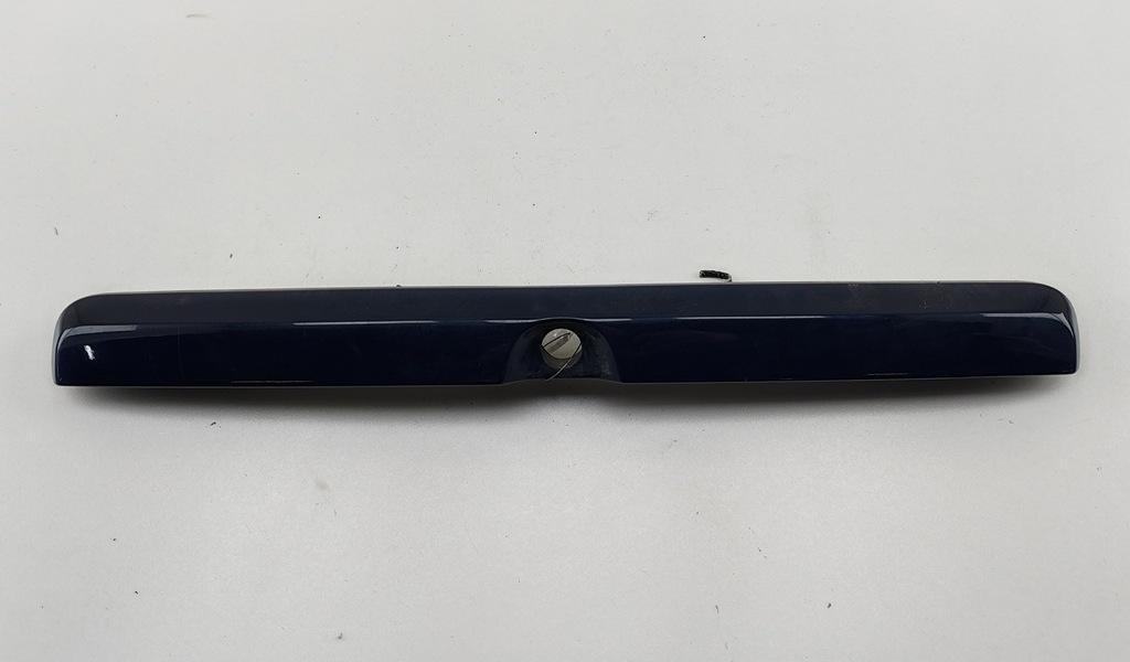 накладка подсветки номера Opel Astra G 1999, 1.6 л., бензин, МКПП, синий, универсал, 90559239 - фото №1