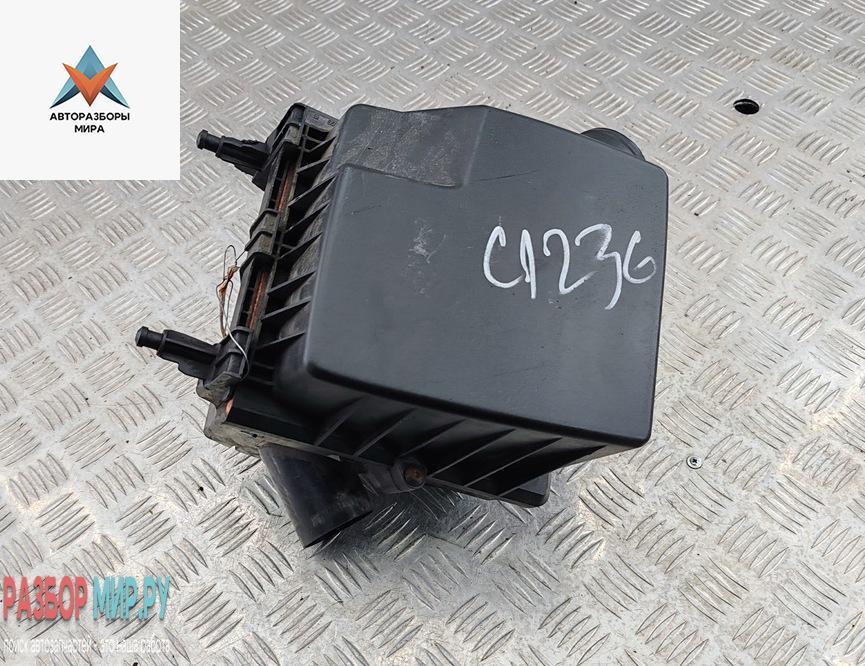 корпус воздушного фильтра Opel Corsa D 2007, 1.2 л., бензин, робот, серый, хетчбэк 5 дв., 55557185 - фото №1