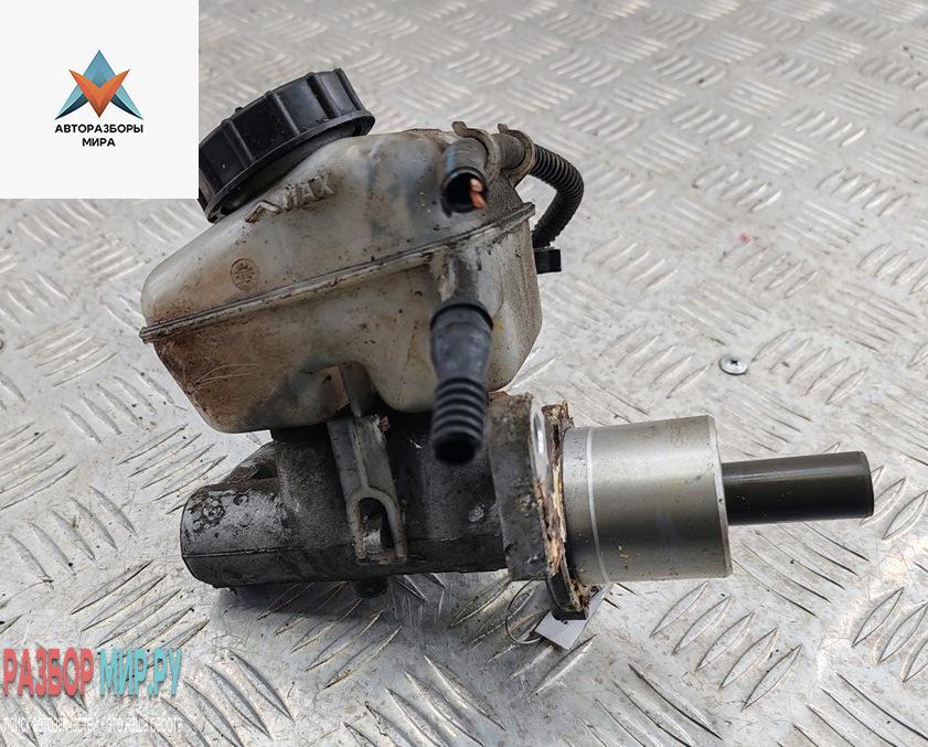 цилиндр тормозной главный Opel Astra G 1999, 1.6 л., бензин, МКПП, синий, универсал, 32661923 - фото №1