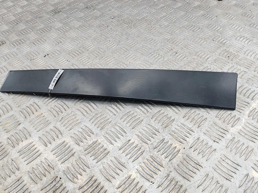 молдинг двери передней правой Volkswagen Caddy 2006, 1.9 л., дизель, МКПП, красный, фургон, 2K0837902