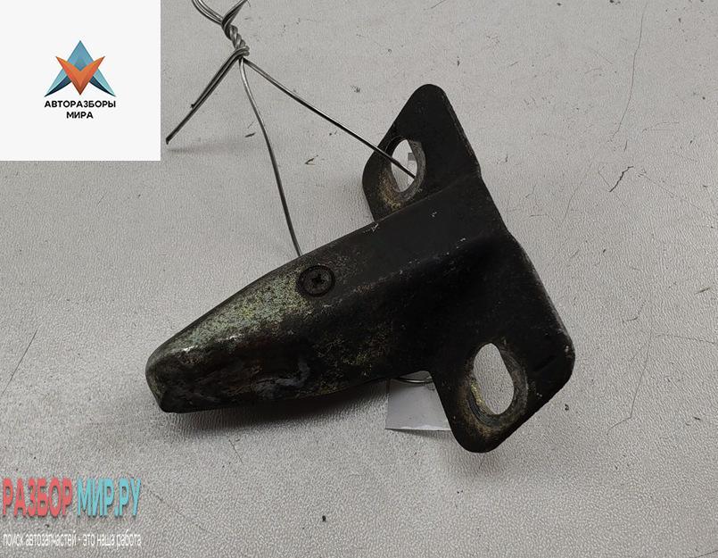 ответная часть (скоба) замка двери Volkswagen Transporter T4 1995, 2.4 л., дизель, МКПП, серый, микроавтобус, 701829733 - фото №1