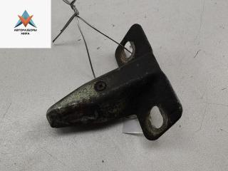 ответная часть (скоба) замка двери Volkswagen Transporter T4 1995, 2.4 л., дизель, МКПП, серый, микроавтобус, 701829733