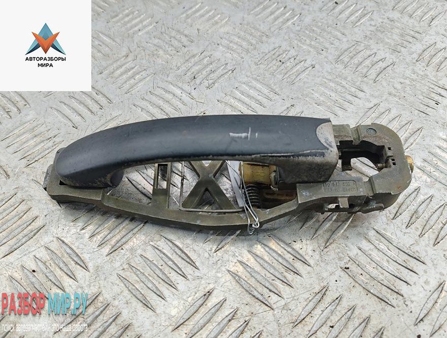 ручка наружная передняя правая Volkswagen Caddy 3 поколение 2006, 1.9 л., дизель, МКПП, красный, фургон, 1T0837885A - фото №1