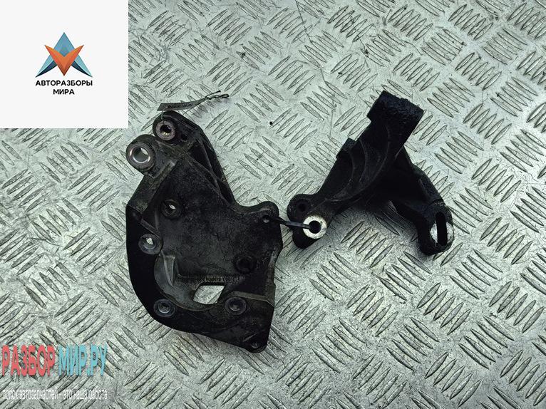 кронштейн гидроусилителя Volkswagen Sharan 1 поколение 1999, 1.9 л., дизель, АКПП, красный, минивэн, 028145523E, 028145531D - фото №1