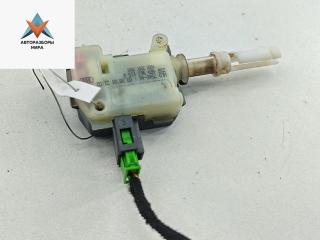 активатор замка багажника Audi A4 B6 2001, 2.0 л., бензин, МКПП, серый, универсал, 4B9962115B