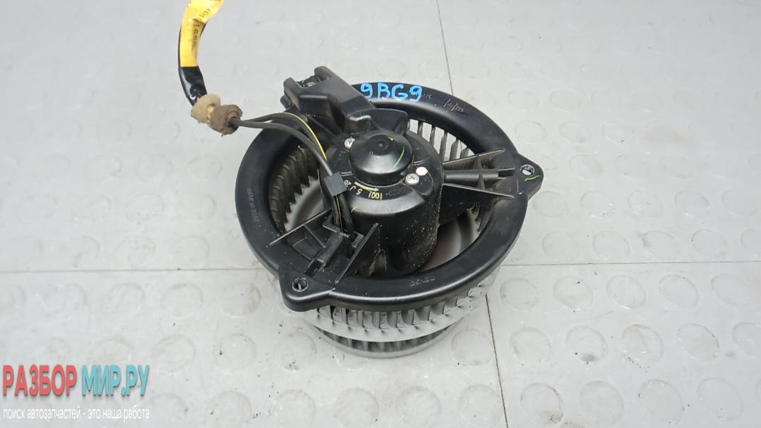 моторчик печки Toyota Prius 2 поколение 2007, 1.5 л., электро, АКПП, хетчбэк 5 дв. - фото №1