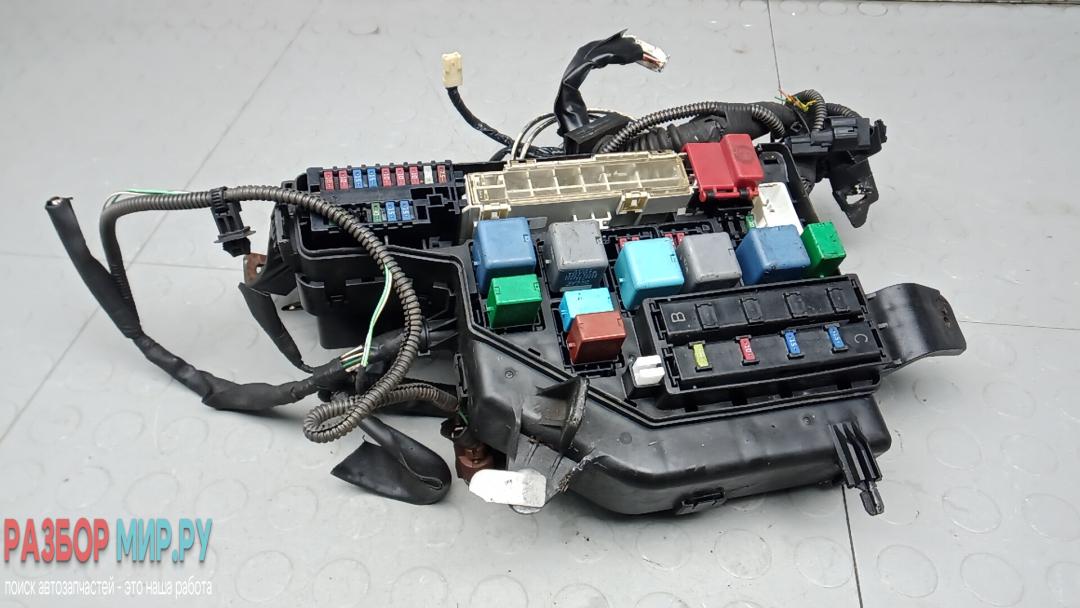 блок предохранителей Toyota Prius 2 поколение 2007, 1.5 л., электро, АКПП, хетчбэк 5 дв. - фото №1