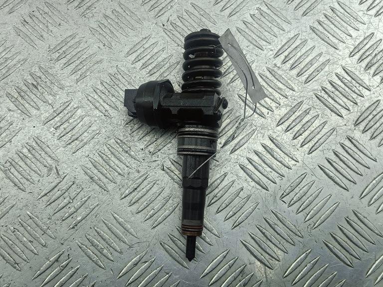 форсунка Volkswagen Passat B6 2007, 2.0 л., дизель, АКПП, серый, универсал, 038130073BQ, 0414720312