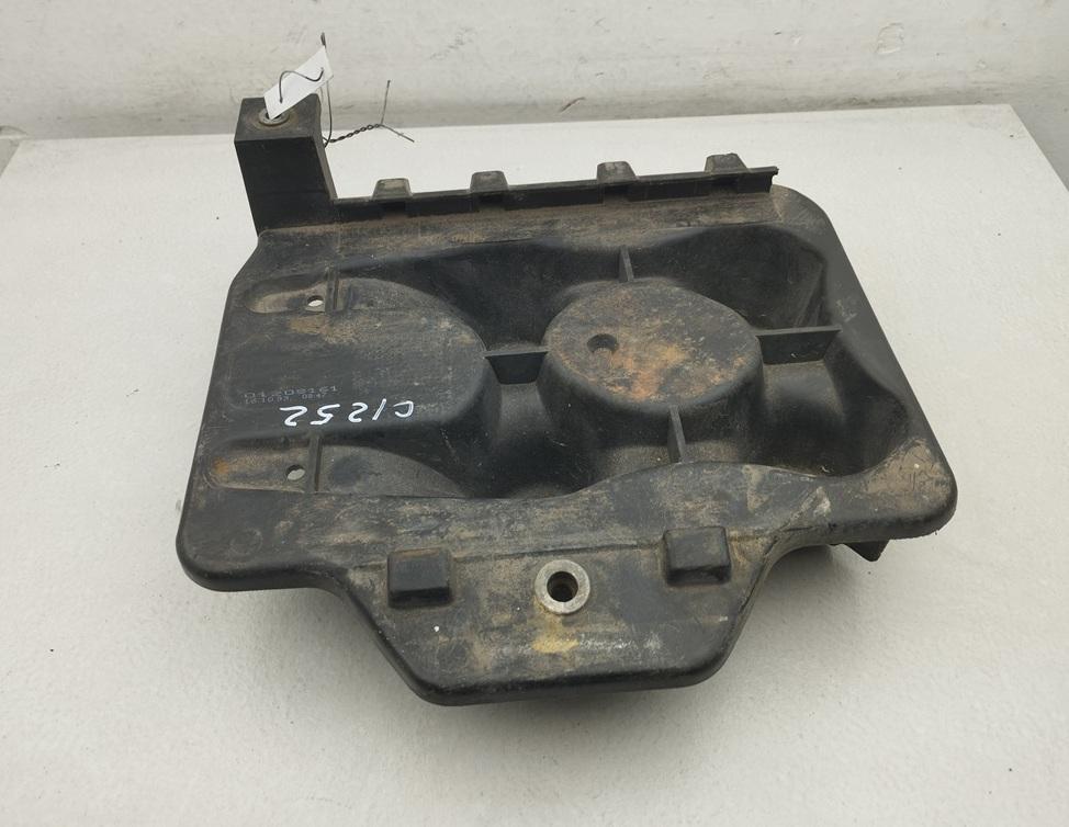 полка аккумулятора Volkswagen Bora 1999, 1.6 л., бензин, МКПП, чёрный, универсал, 1J0804373E