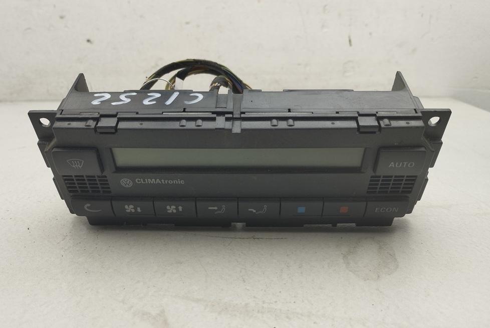 блок управления печки / климат-контроля Volkswagen Bora 1999, 1.6 л., бензин, МКПП, чёрный, универсал