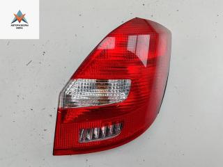 фонарь задний правый Skoda Fabia 2 поколение (5J) 2009, 1.2 л., бензин, МКПП, серый, хетчбэк 5 дв., 5J6945096