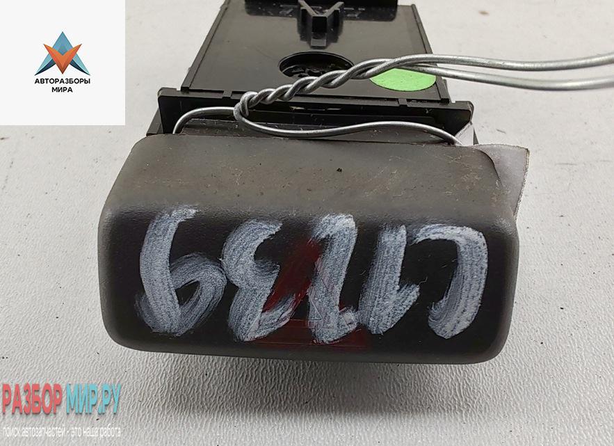 кнопка аварийной сигнализации Volvo S40 1 поколение 1998, 1.9 л., бензин, АКПП, чёрный, универсал, 30864284 - фото №1