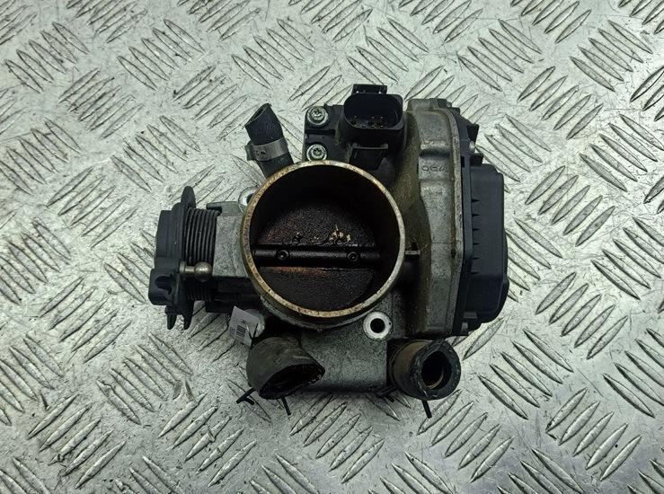 заслонка дроссельная Audi A6 4B/C5 1997, 1.8 л., бензин, МКПП, красный, седан, 058133063H - фото №1