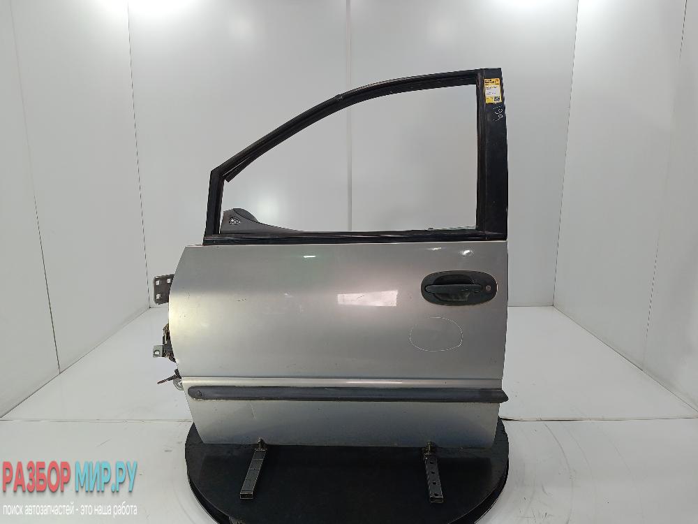 дверь передняя левая Chrysler Voyager 3 поколение 1999, цвет - фото №1