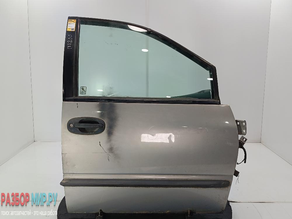 дверь передняя правая Chrysler Voyager 3 поколение 1999, цвет - фото №1